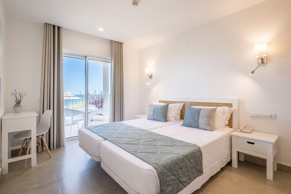 Hotel Clube Porto Mos — Hotel rooms in Lagos, Faro
