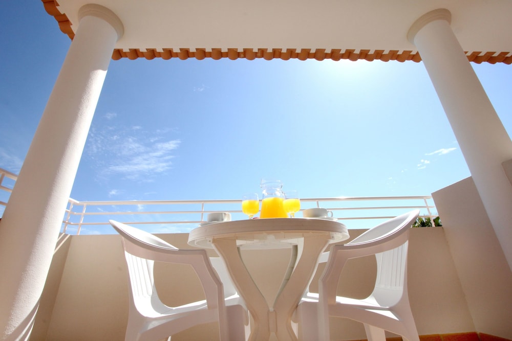 Hotel Clube Porto Mos — Hotel rooms in Lagos, Faro