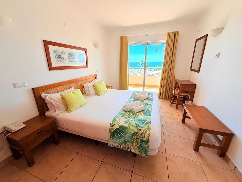 Hotel Clube Porto Mos — Hotel rooms in Lagos, Faro