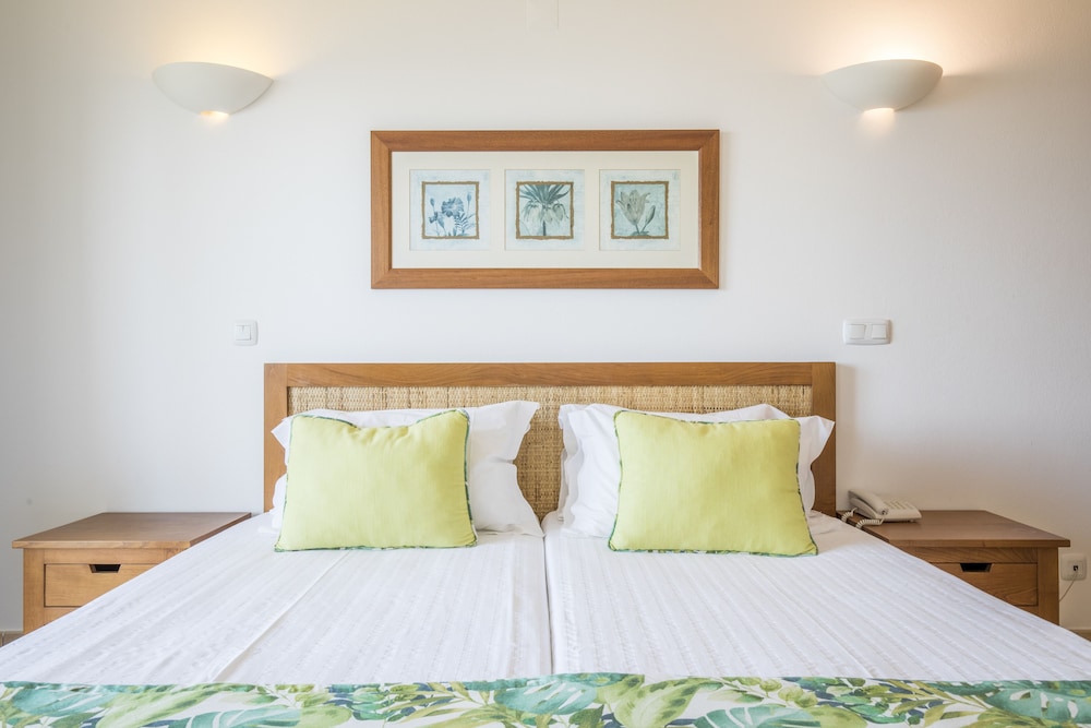 Hotel Clube Porto Mos — Hotel rooms in Lagos, Faro