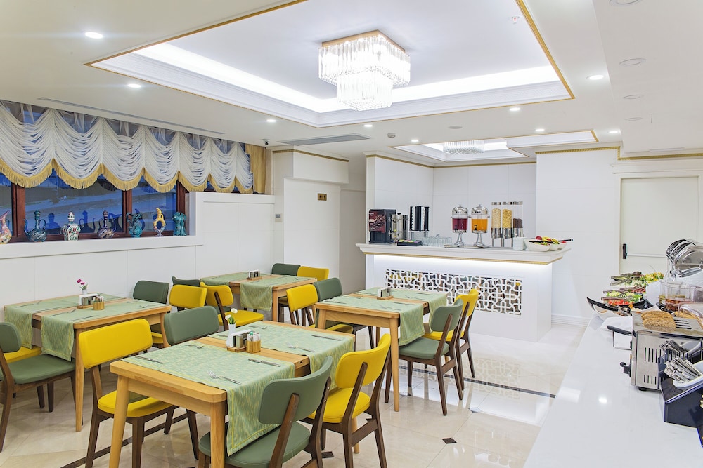 Grand Naki Hotel — Restaurant & bars in Istanbul, Istanbul