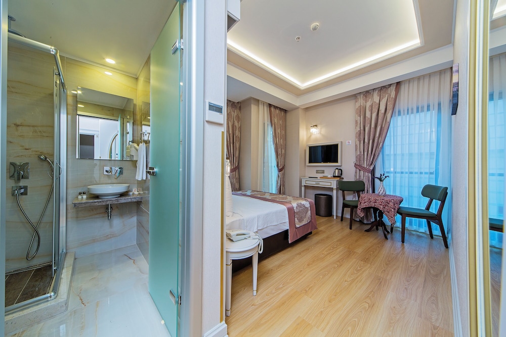 Grand Naki Hotel — Hotel rooms in Istanbul, Istanbul