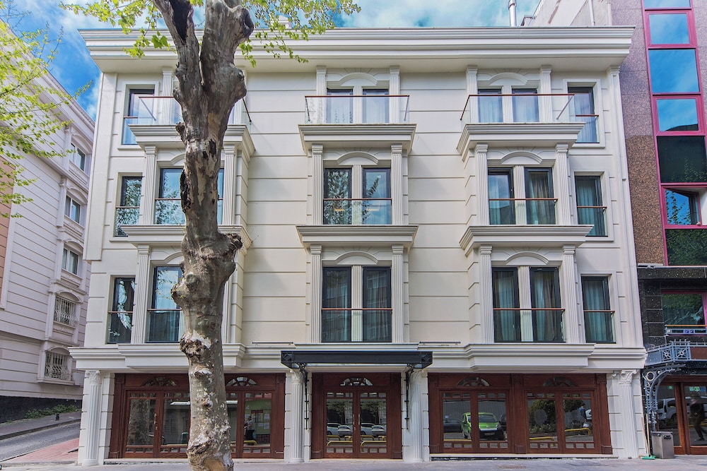 Grand Naki Hotel — Hotel building in Istanbul, Istanbul