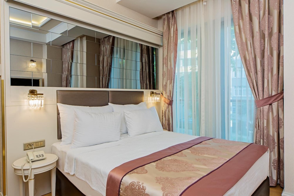 Grand Naki Hotel — Hotel rooms in Istanbul, Istanbul