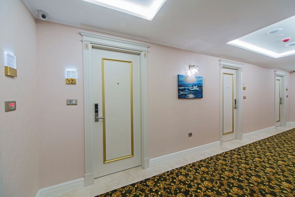 Grand Naki Hotel — Hotel rooms in Istanbul, Istanbul