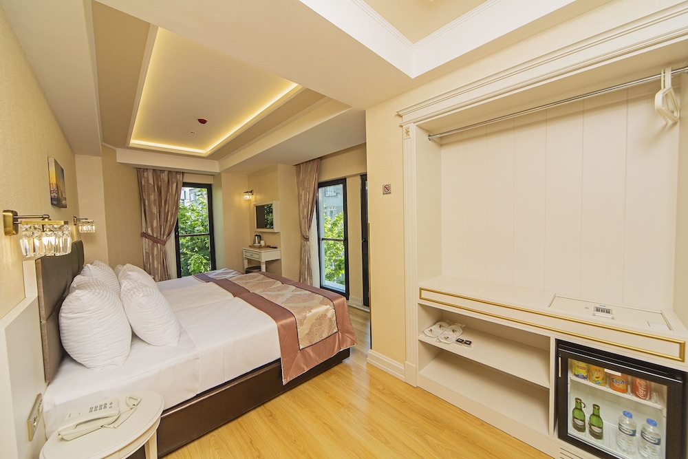 Grand Naki Hotel — Hotel rooms in Istanbul, Istanbul
