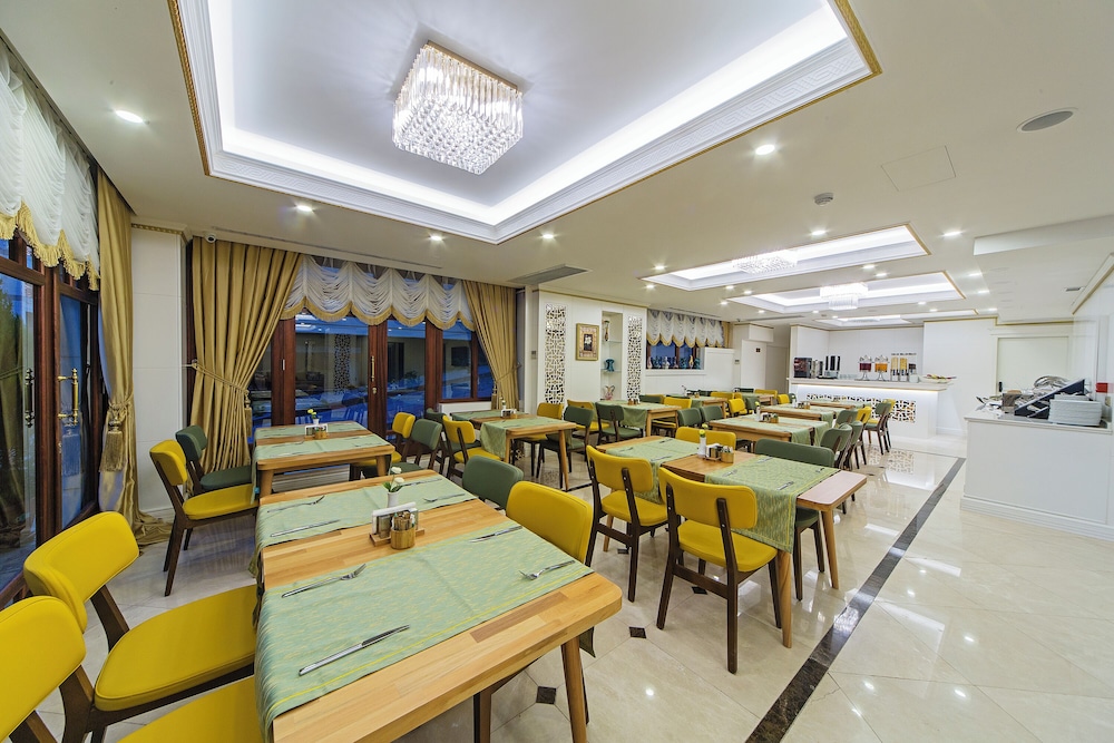 Grand Naki Hotel — Restaurant & bars in Istanbul, Istanbul
