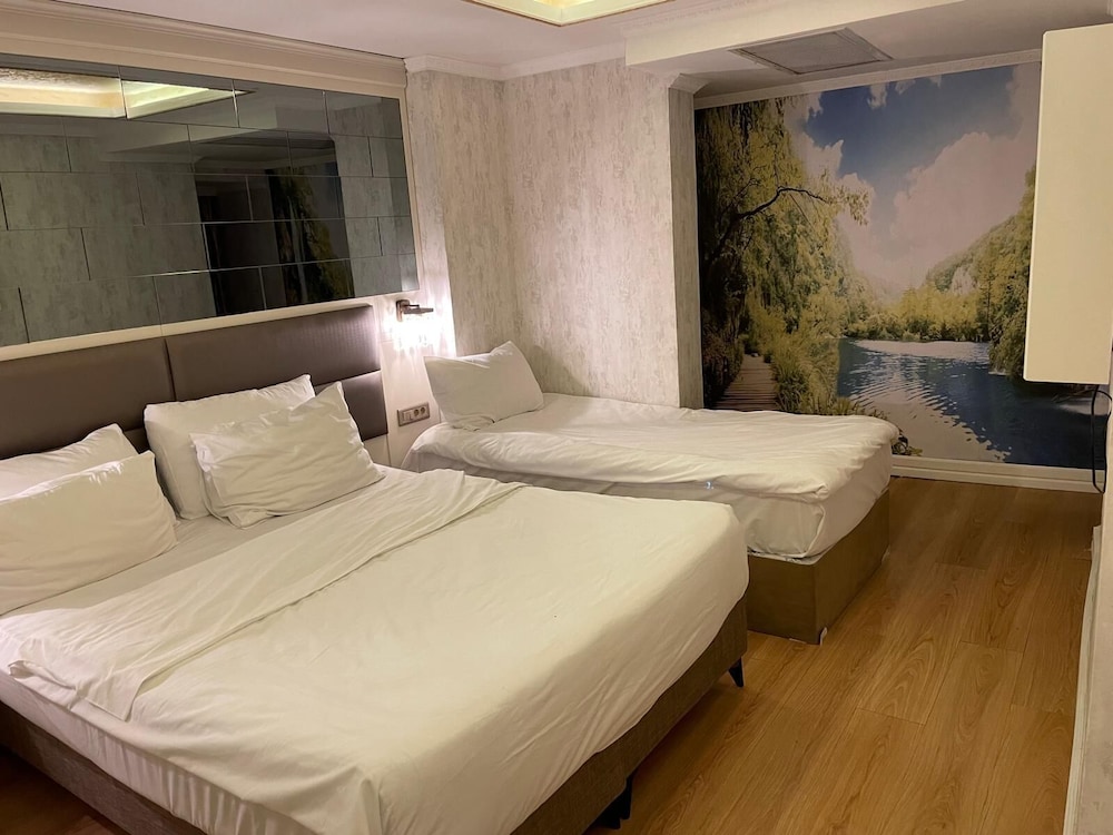 Grand Naki Hotel — Hotel rooms in Istanbul, Istanbul