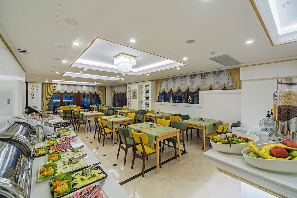 Grand Naki Hotel — Restaurant & bars in Istanbul, Istanbul