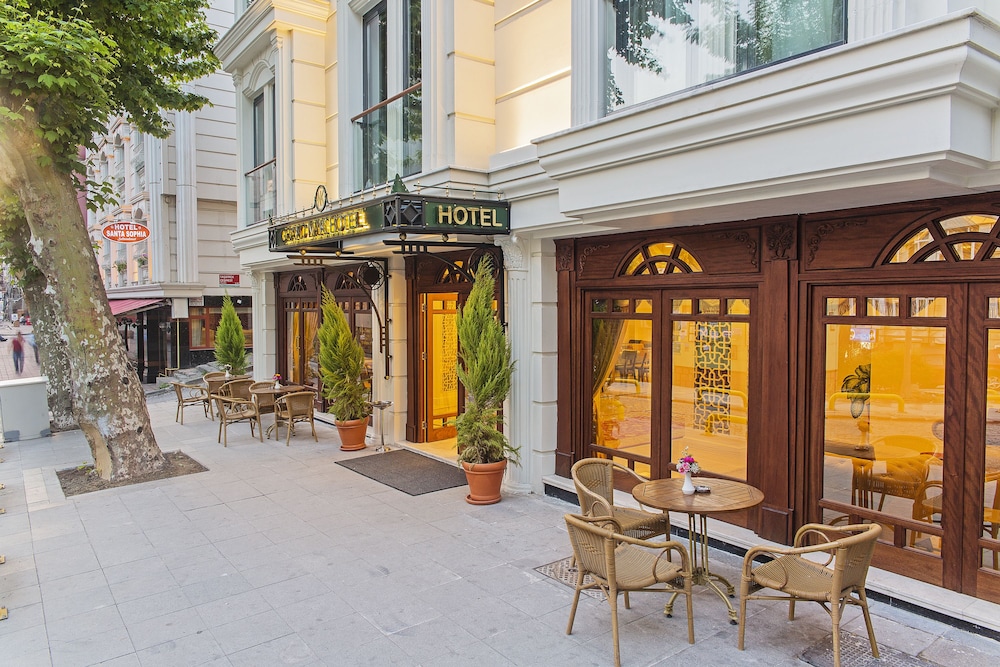Grand Naki Hotel — Hotel building in Istanbul, Istanbul