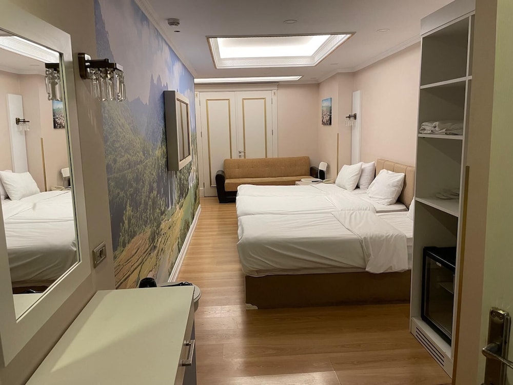 Grand Naki Hotel — Hotel rooms in Istanbul, Istanbul