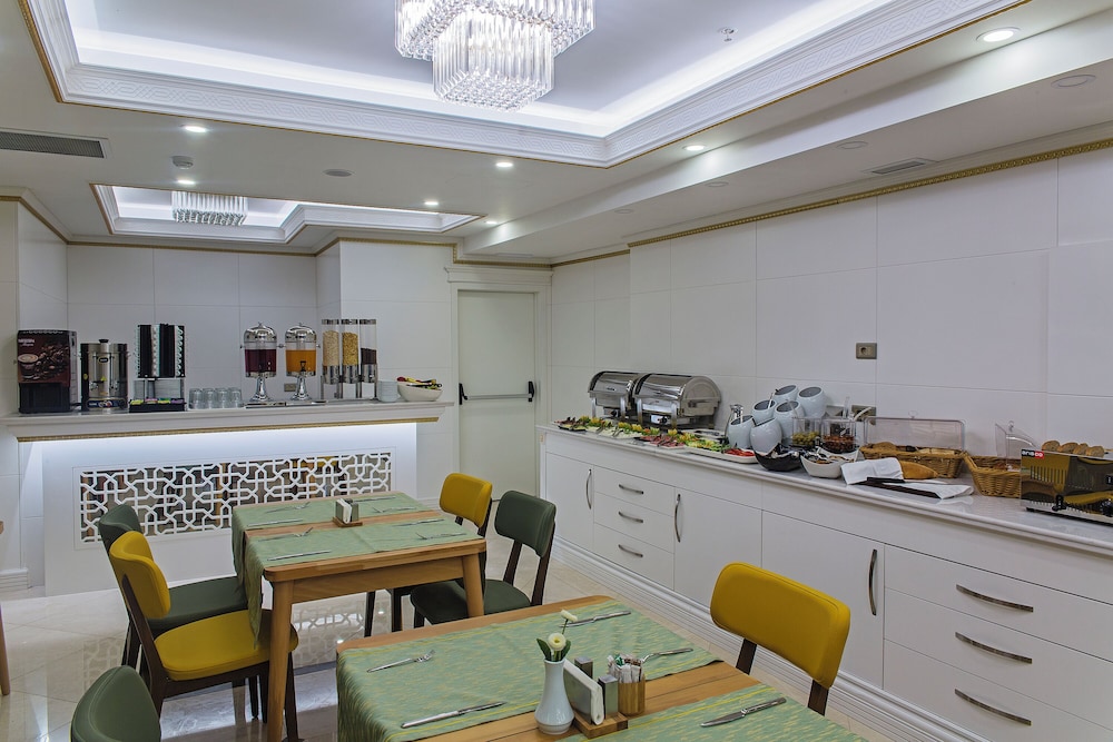 Grand Naki Hotel — Restaurant & bars in Istanbul, Istanbul