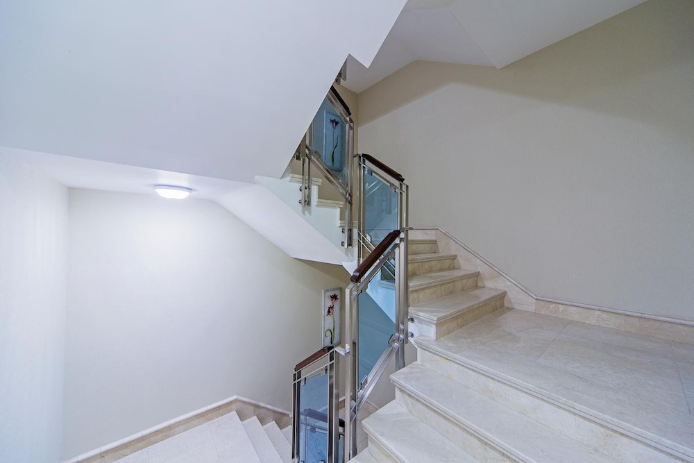 Grand Naki Hotel — Hotel building in Istanbul, Istanbul