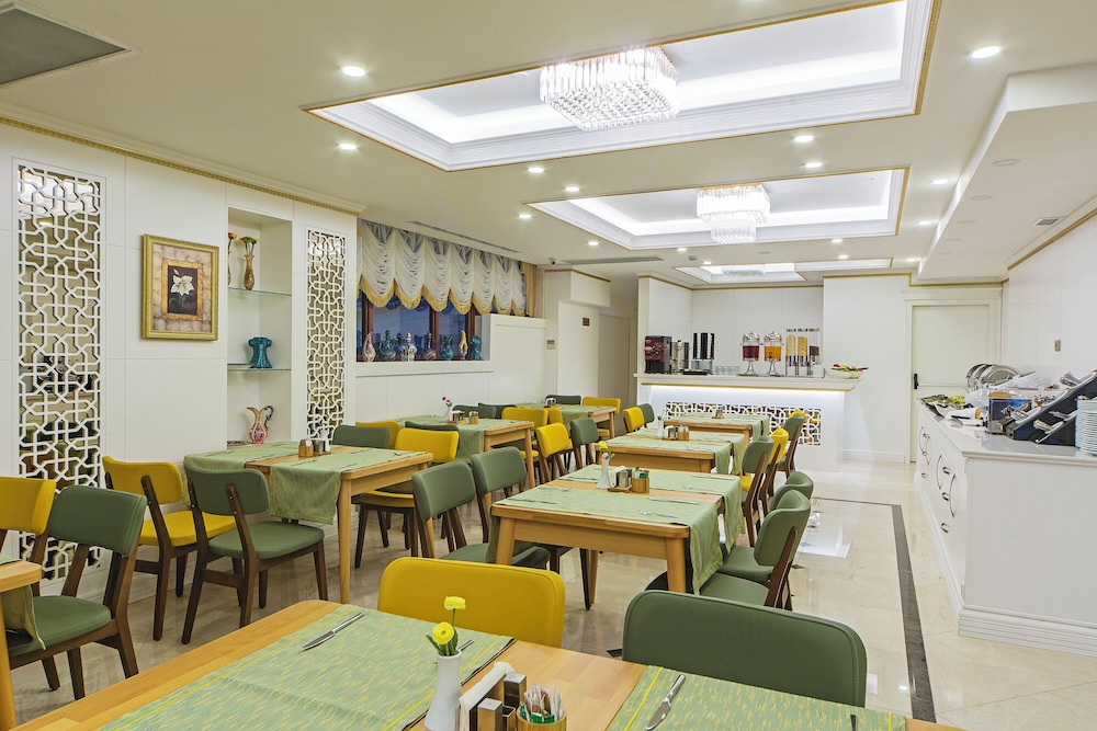 Grand Naki Hotel — Restaurant & bars in Istanbul, Istanbul