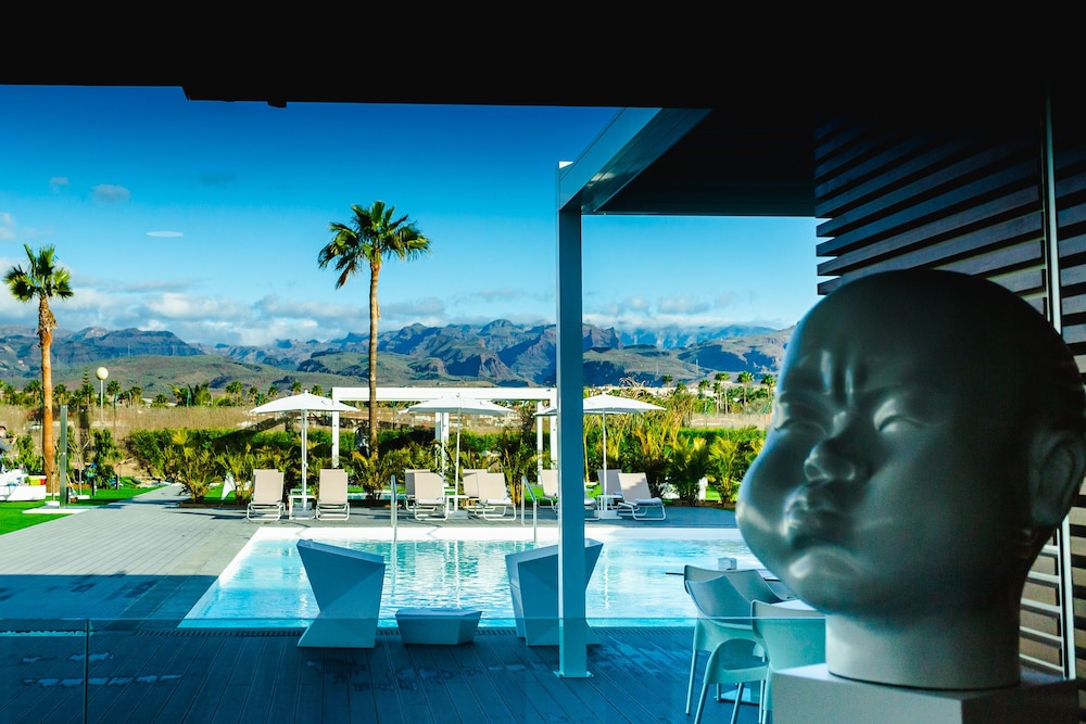 Seven Hotel & Wellness - Caters to Gay Men — Swimming pool in Maspalomas, Canary Islands