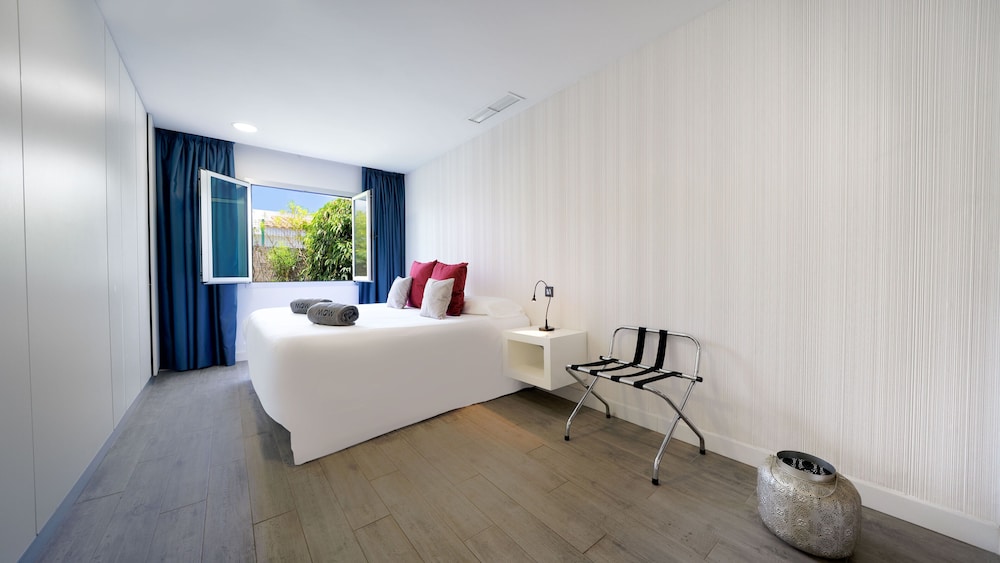 Seven Hotel & Wellness - Caters to Gay Men — Hotel rooms in Maspalomas, Canary Islands