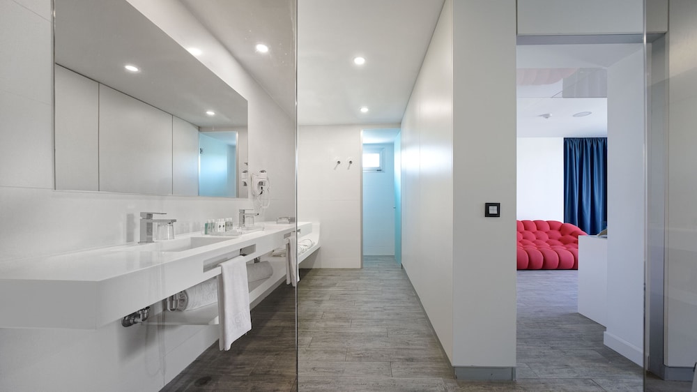 Seven Hotel & Wellness - Caters to Gay Men — Hotel rooms in Maspalomas, Canary Islands