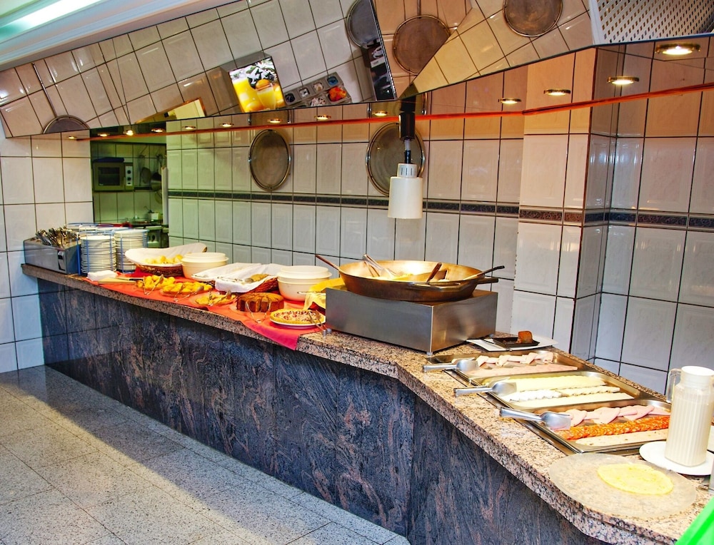 Apartamentos Curasol — Restaurant in Puerto Rico, Canary Islands