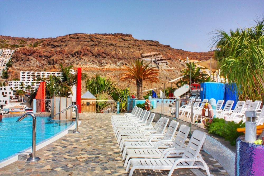 Apartamentos Curasol — Pool in Puerto Rico, Canary Islands