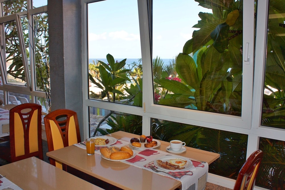 Apartamentos Curasol — Restaurant in Puerto Rico, Canary Islands