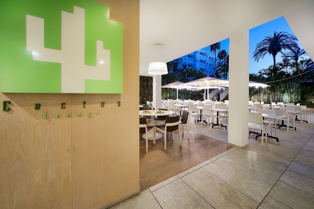 Akeah Broncemar — Restaurant & bars in Playa del Ingles, Canary Islands