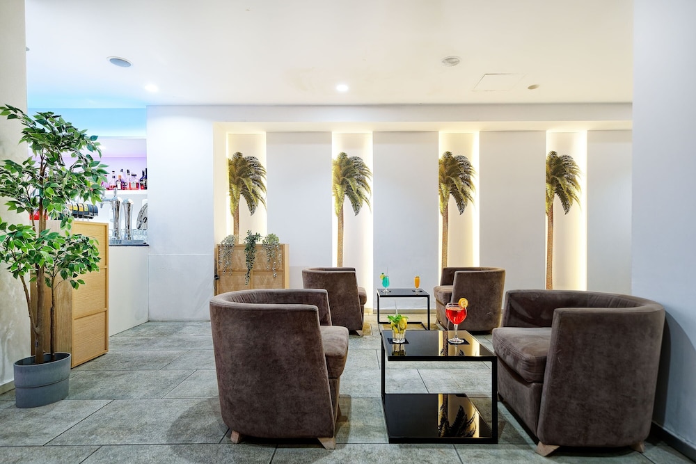 Akeah Broncemar — Restaurant & bars in Playa del Ingles, Canary Islands