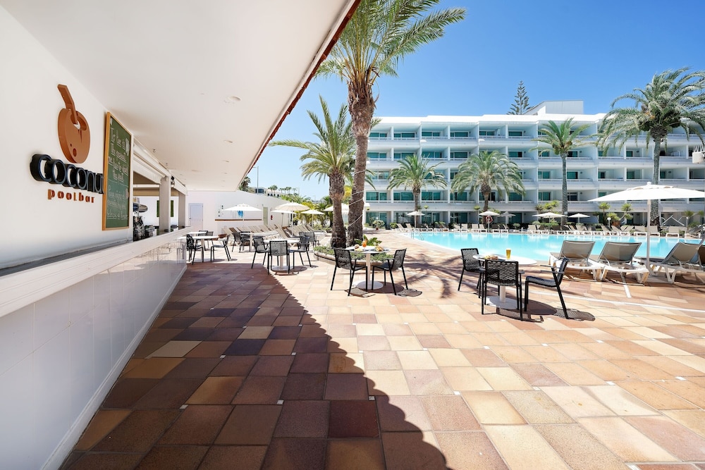 Akeah Broncemar — Restaurant & bars in Playa del Ingles, Canary Islands