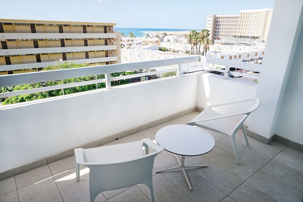 Akeah Broncemar — Hotel rooms in Playa del Ingles, Canary Islands