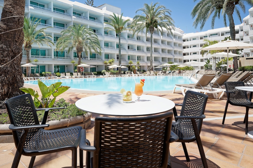 Akeah Broncemar — Swimming pool in Playa del Ingles, Canary Islands