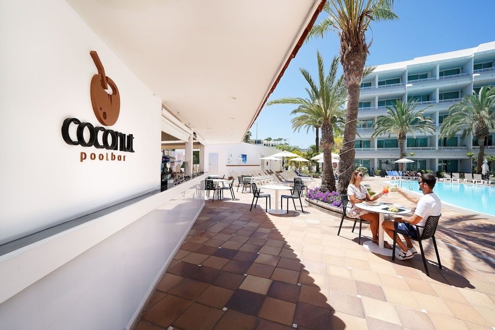 Akeah Broncemar — Restaurant & bars in Playa del Ingles, Canary Islands