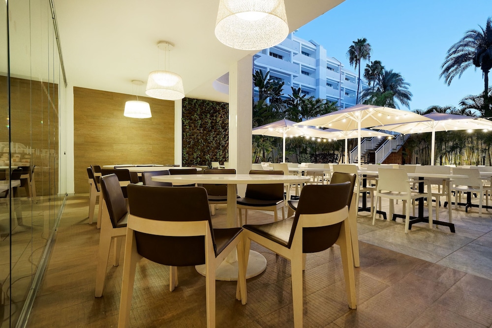 Akeah Broncemar — Restaurant & bars in Playa del Ingles, Canary Islands