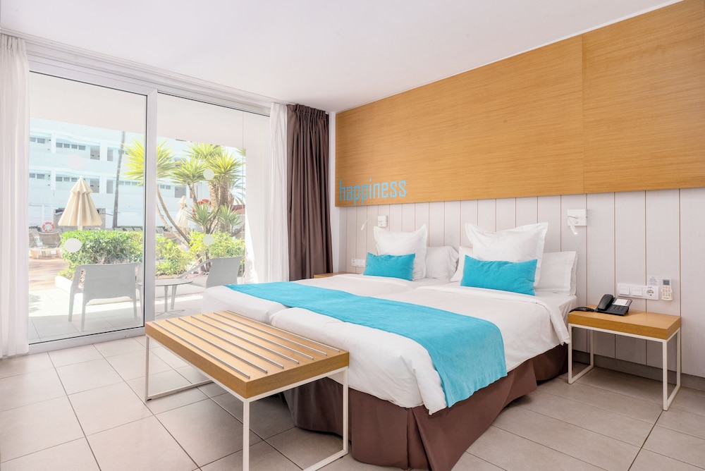 Akeah Broncemar — Hotel rooms in Playa del Ingles, Canary Islands