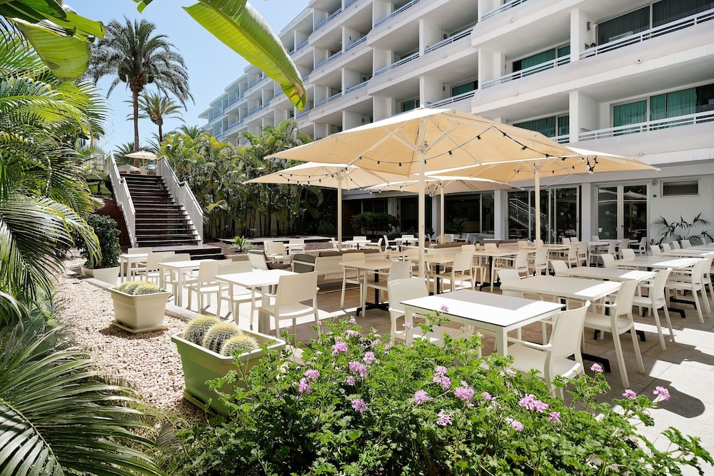 Akeah Broncemar — Restaurant & bars in Playa del Ingles, Canary Islands