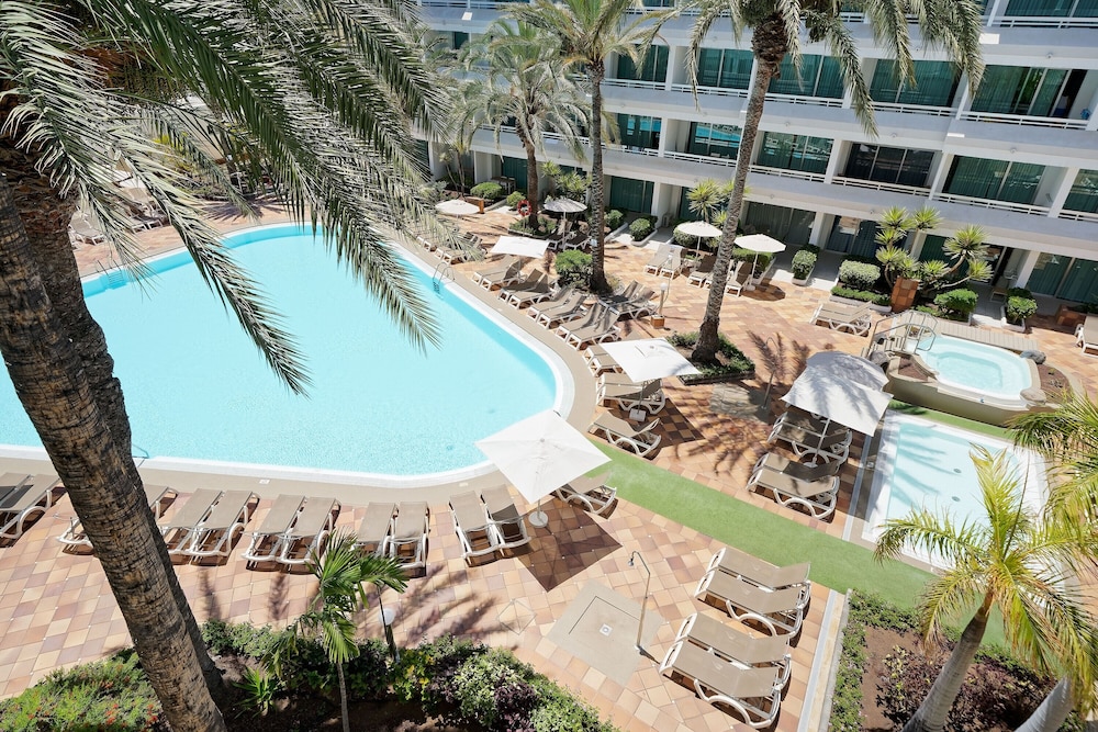 Akeah Broncemar — Swimming pool in Playa del Ingles, Canary Islands