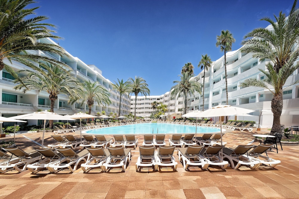 Akeah Broncemar — Swimming pool in Playa del Ingles, Canary Islands