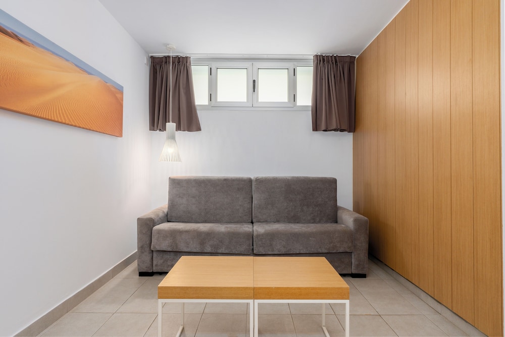 Akeah Broncemar — Hotel rooms in Playa del Ingles, Canary Islands
