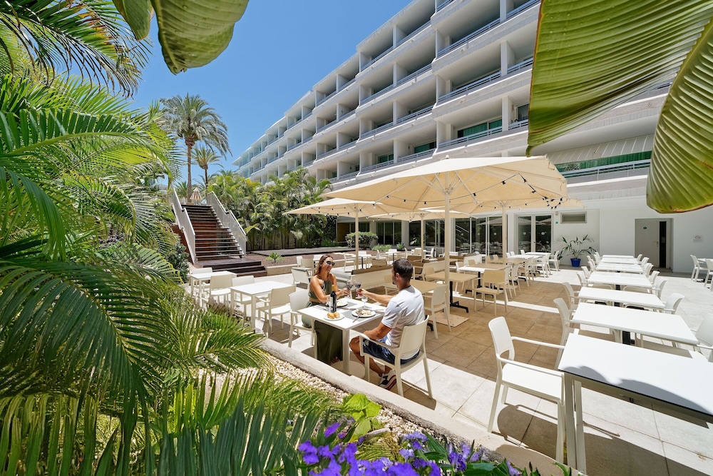 Akeah Broncemar — Restaurant & bars in Playa del Ingles, Canary Islands