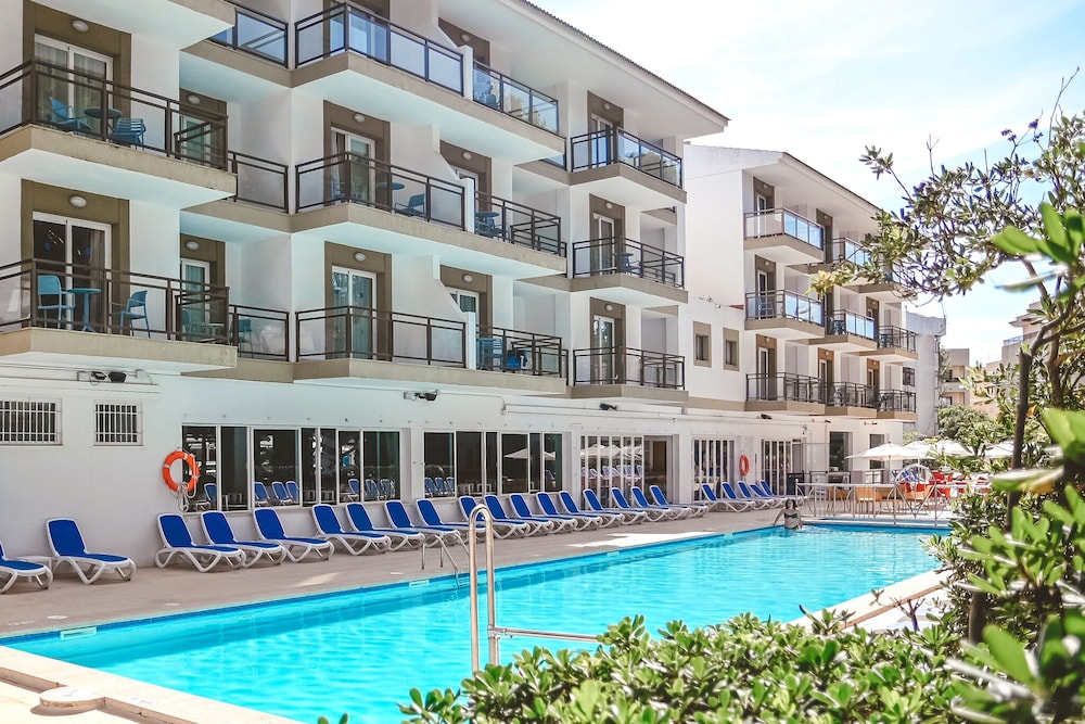 Guya Wave Hotel — Swimming pool in Cala Ratjada, Balearic Islands
