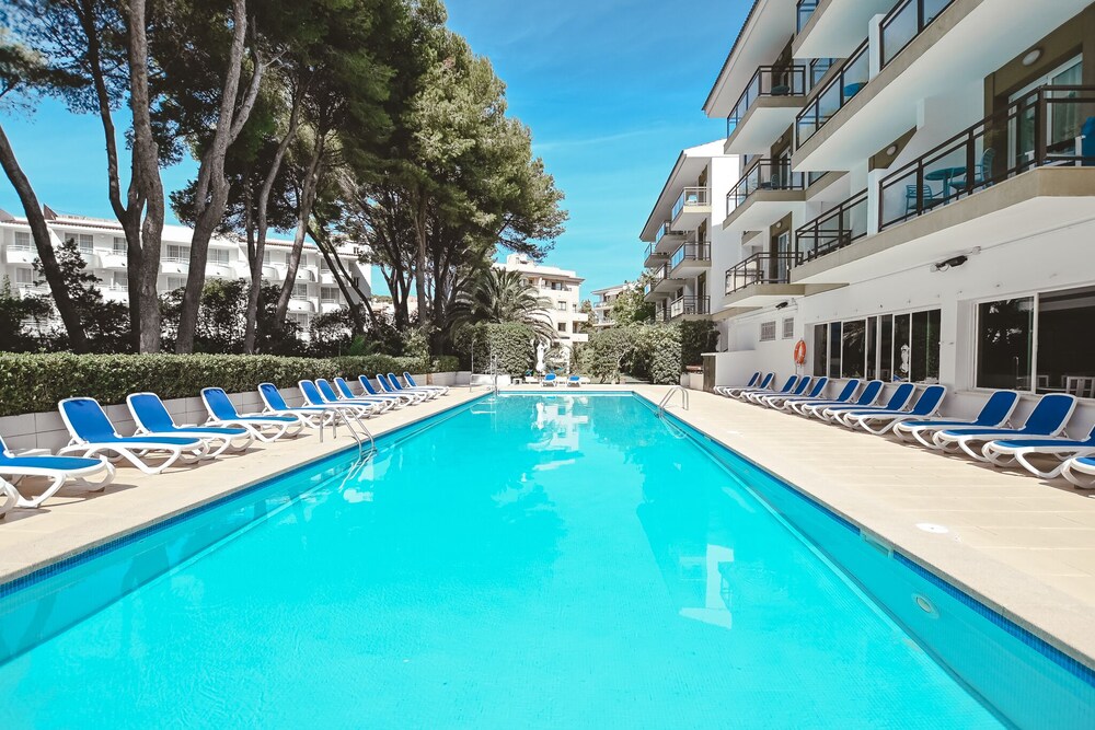 Guya Wave Hotel — Main photo in Cala Ratjada, Balearic Islands