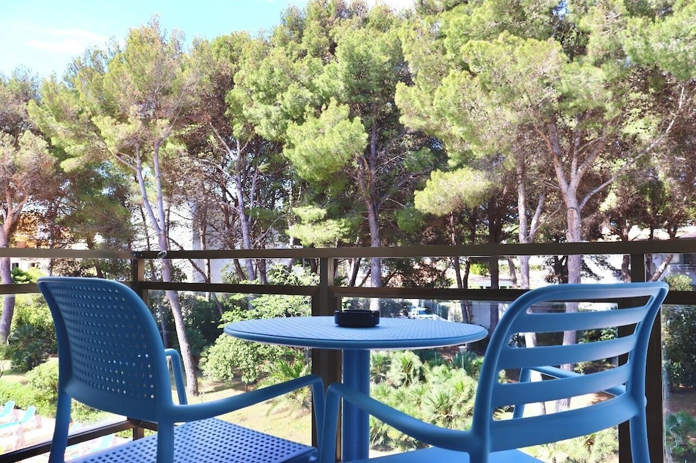Guya Wave Hotel — Hotel rooms in Cala Ratjada, Balearic Islands