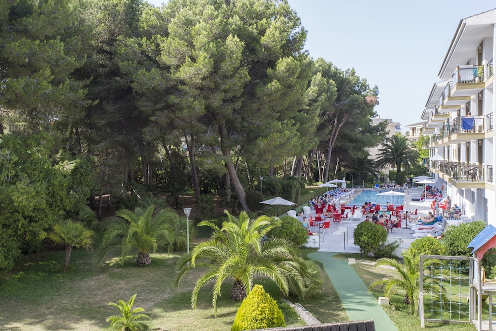 Guya Wave Hotel — Swimming pool in Cala Ratjada, Balearic Islands