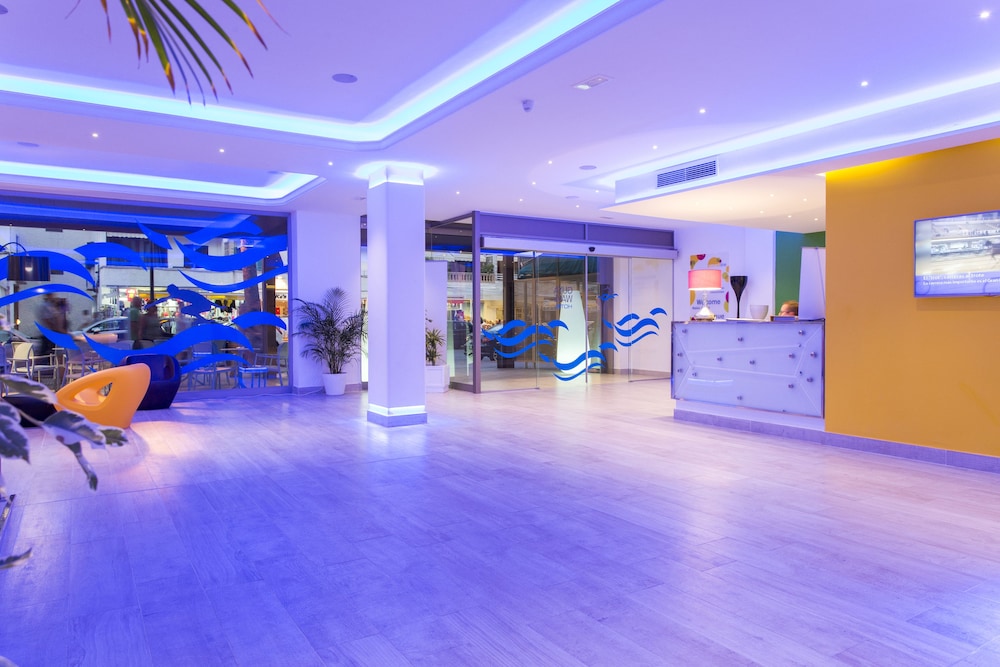 Guya Wave Hotel — Hotel building in Cala Ratjada, Balearic Islands