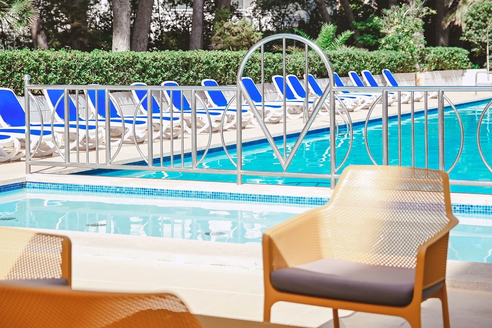 Guya Wave Hotel — Swimming pool in Cala Ratjada, Balearic Islands