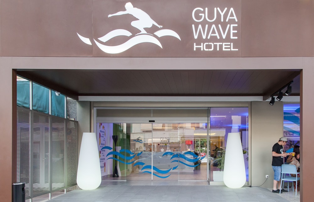 Guya Wave Hotel — Hotel building in Cala Ratjada, Balearic Islands