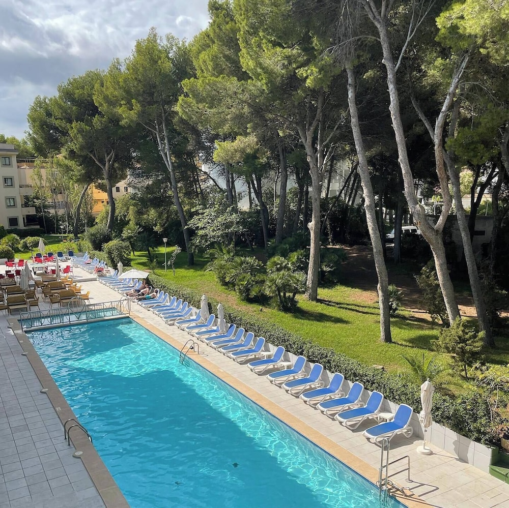 Guya Wave Hotel — Swimming pool in Cala Ratjada, Balearic Islands