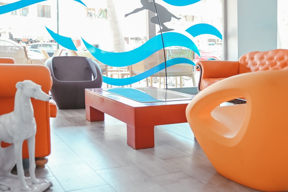 Guya Wave Hotel — Restaurant & bars in Cala Ratjada, Balearic Islands