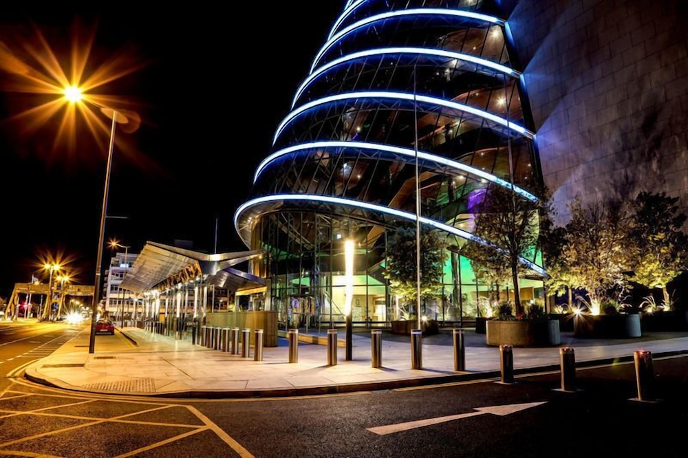 Camden Court Hotel — Hotel building in Dublin, Dublin City