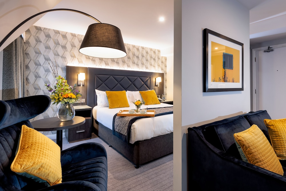 Camden Court Hotel — Hotel rooms in Dublin, Dublin City
