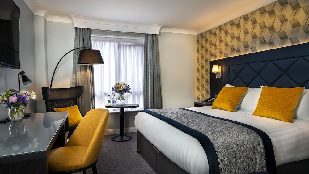 Camden Court Hotel — Hotel rooms in Dublin, Dublin City