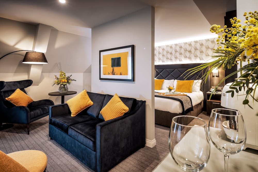 Camden Court Hotel — Hotel rooms in Dublin, Dublin City
